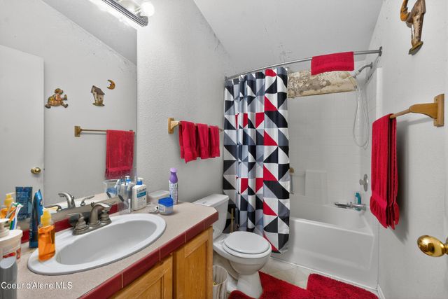 1816 Bounty Loop, Hayden, ID 83835
