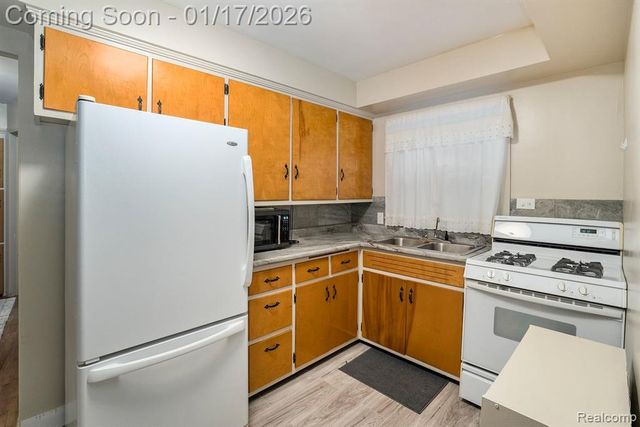 4477 Briar Lane, Burton, MI 48509