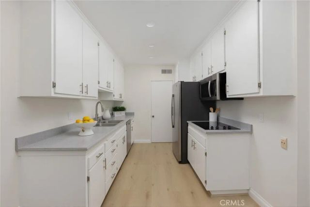 420 S Madison Avenue 301, Pasadena, CA 91101