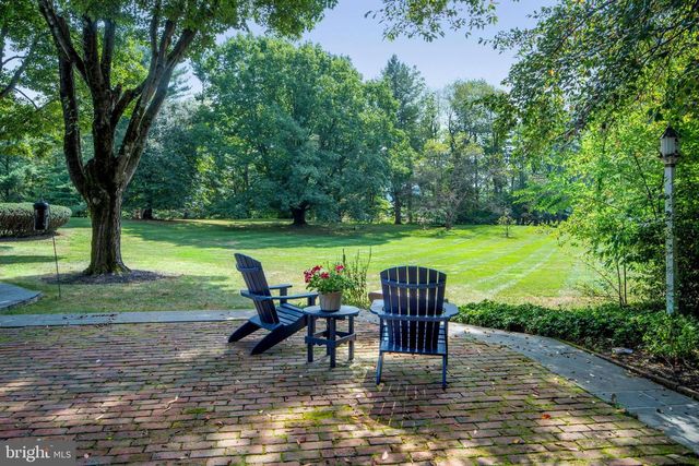 1803 APPLE TREE LN E, Bethlehem, PA 18015