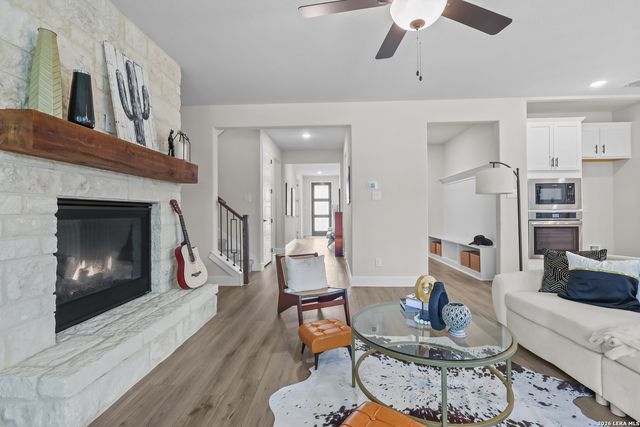 222 Kari Drive, Castroville, TX 78009