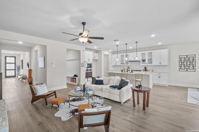222 Kari Drive, Castroville, TX 78009