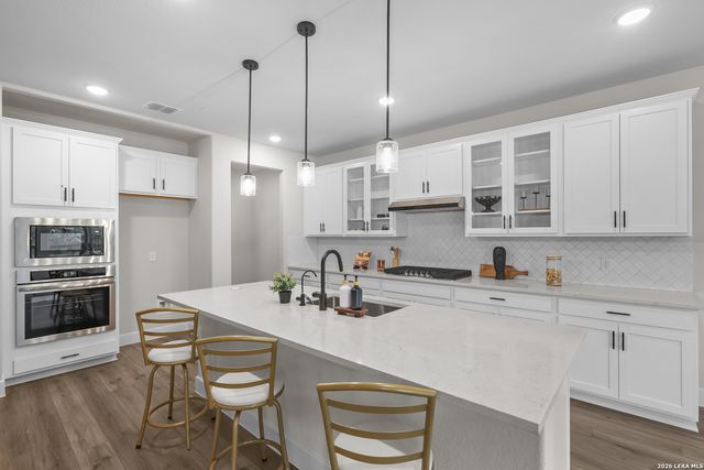 222 Kari Drive, Castroville, TX 78009