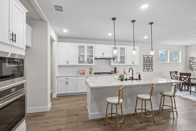 222 Kari Drive, Castroville, TX 78009