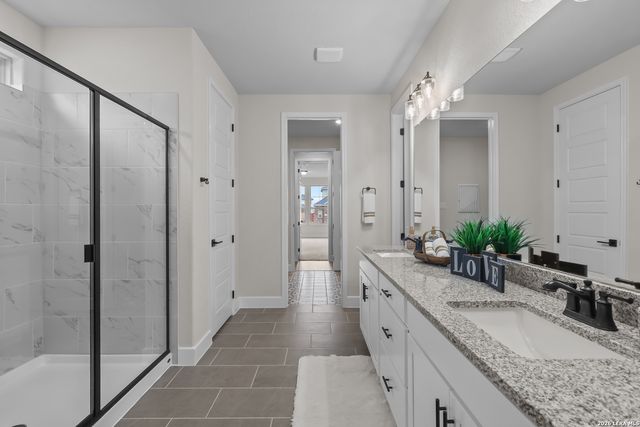 222 Kari Drive, Castroville, TX 78009