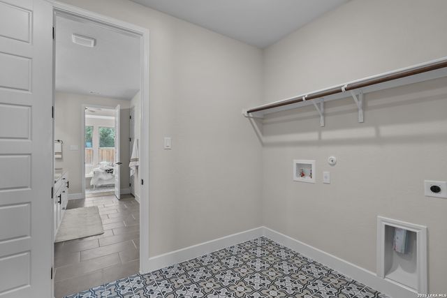 222 Kari Drive, Castroville, TX 78009