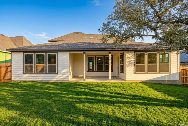 222 Kari Drive, Castroville, TX 78009
