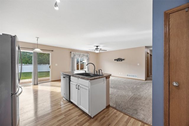 5810 Bethpage Circle, Cedar Rapids, IA 52404