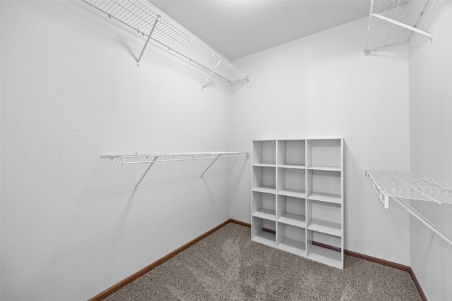 5810 Bethpage Circle, Cedar Rapids, IA 52404