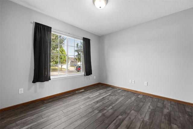 5810 Bethpage Circle, Cedar Rapids, IA 52404