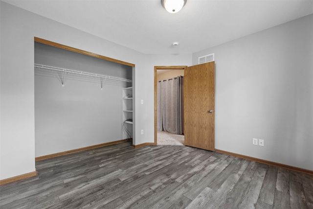 5810 Bethpage Circle, Cedar Rapids, IA 52404