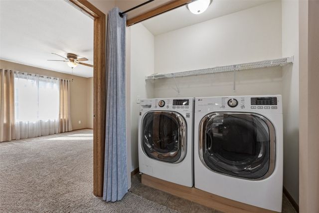 5810 Bethpage Circle, Cedar Rapids, IA 52404