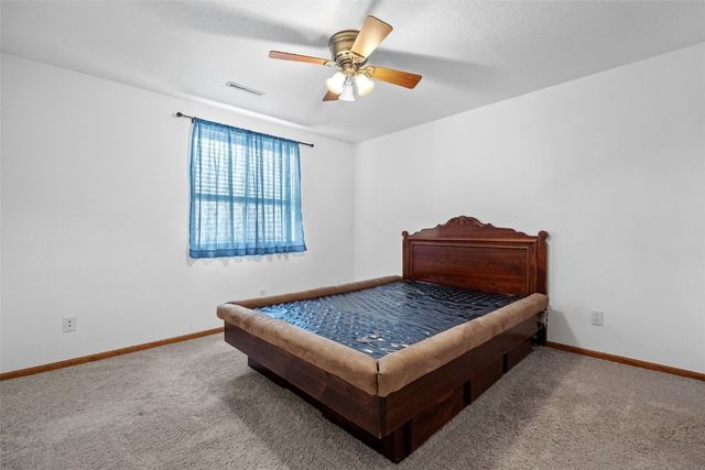 5810 Bethpage Circle, Cedar Rapids, IA 52404