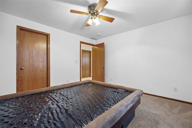 5810 Bethpage Circle, Cedar Rapids, IA 52404