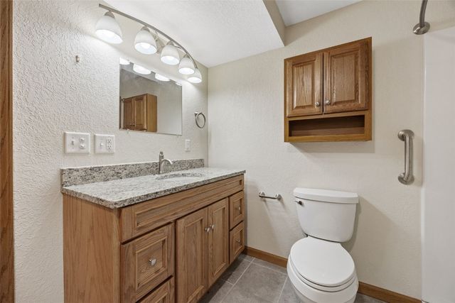 5810 Bethpage Circle, Cedar Rapids, IA 52404