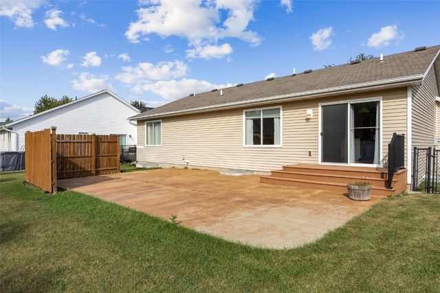 5810 Bethpage Circle, Cedar Rapids, IA 52404