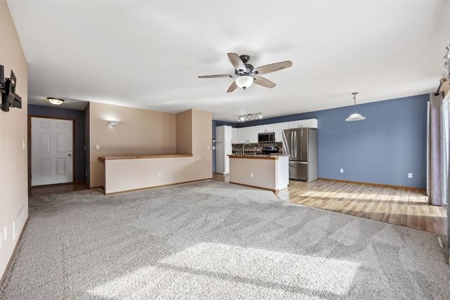 5810 Bethpage Circle, Cedar Rapids, IA 52404