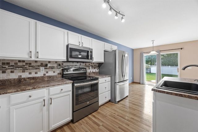 5810 Bethpage Circle, Cedar Rapids, IA 52404