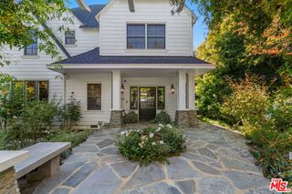 233 S Saltair Avenue, Los Angeles, CA 90049