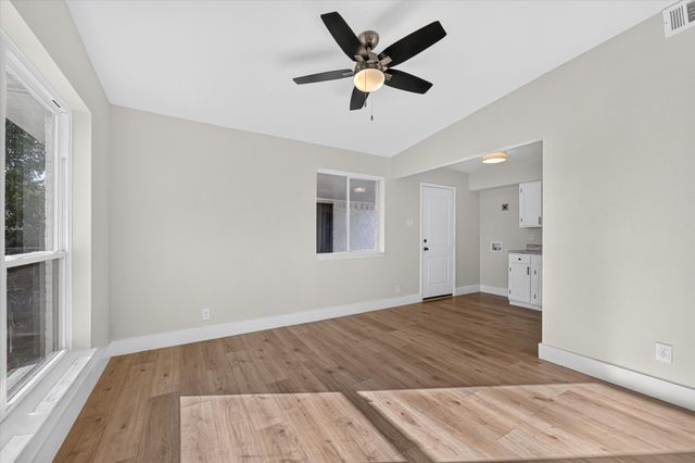 1037 W Grubb Drive, Mesquite, TX 75149