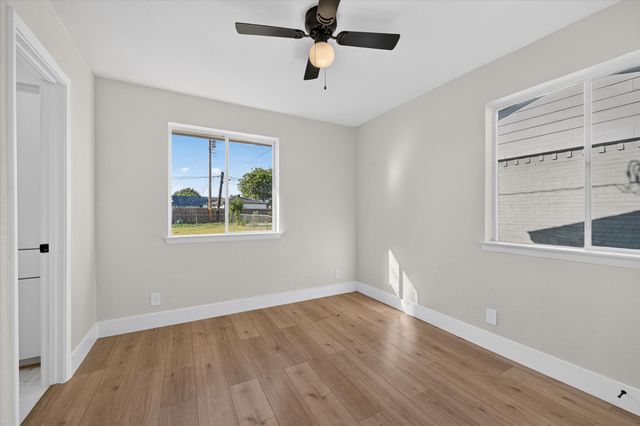 1037 W Grubb Drive, Mesquite, TX 75149