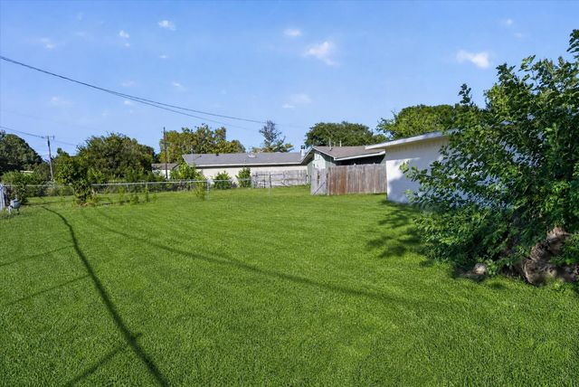 1037 W Grubb Drive, Mesquite, TX 75149