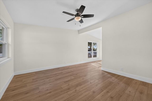 1037 W Grubb Drive, Mesquite, TX 75149