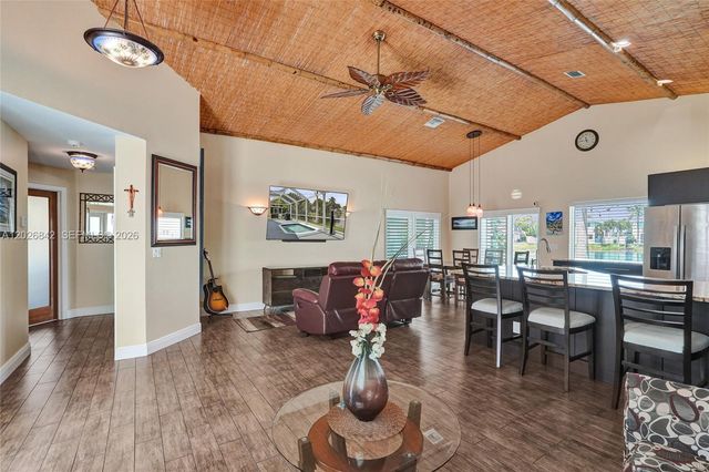 10639 Lago Welleby Dr, Sunrise, FL 33351
