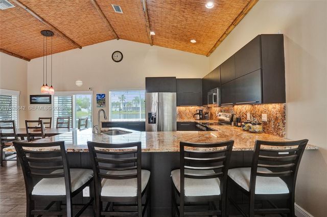 10639 Lago Welleby Dr, Sunrise, FL 33351