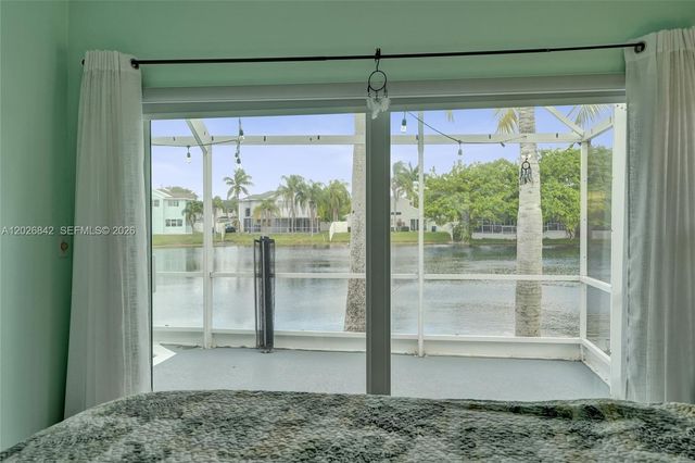 10639 Lago Welleby Dr, Sunrise, FL 33351
