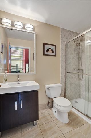 10639 Lago Welleby Dr, Sunrise, FL 33351