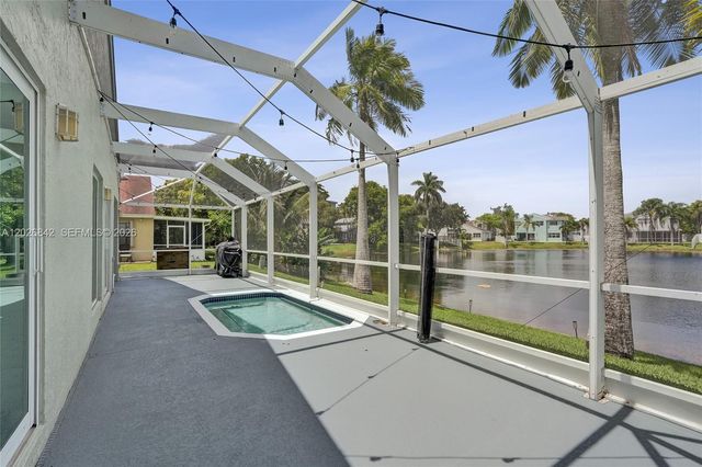 10639 Lago Welleby Dr, Sunrise, FL 33351