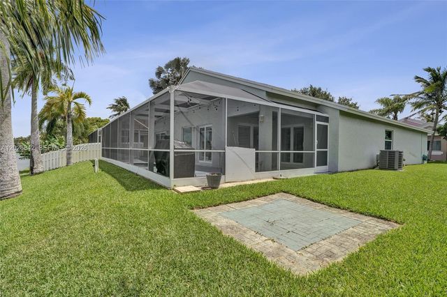 10639 Lago Welleby Dr, Sunrise, FL 33351