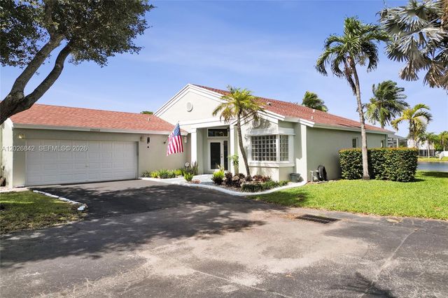 10639 Lago Welleby Dr, Sunrise, FL 33351
