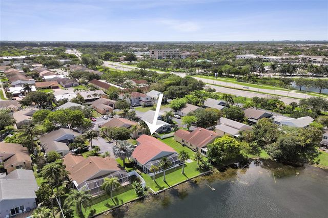 10639 Lago Welleby Dr, Sunrise, FL 33351