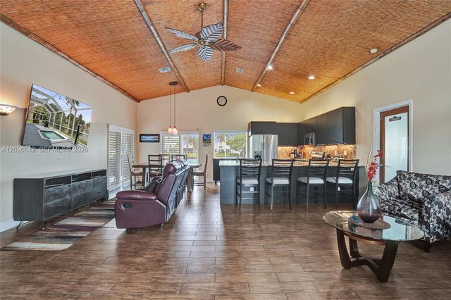10639 Lago Welleby Dr, Sunrise, FL 33351