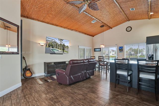 10639 Lago Welleby Dr, Sunrise, FL 33351