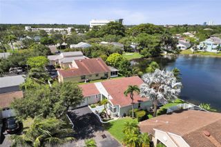 10639 Lago Welleby Dr, Sunrise, FL 33351