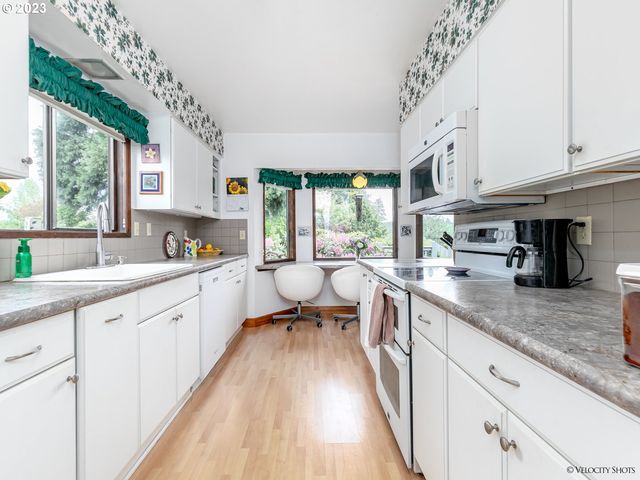 35170 Se HIGHWAY 211, Boring, OR 97009