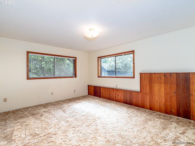 35170 Se HIGHWAY 211, Boring, OR 97009