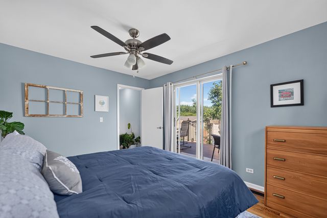 3250 N WASHTENAW Avenue, Chicago, IL 60618