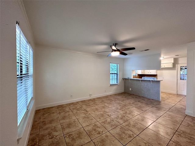 6200 Palm CIR, Austin, TX 78741
