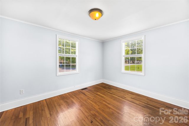 316 20th Avenue NE, Hickory, NC 28601