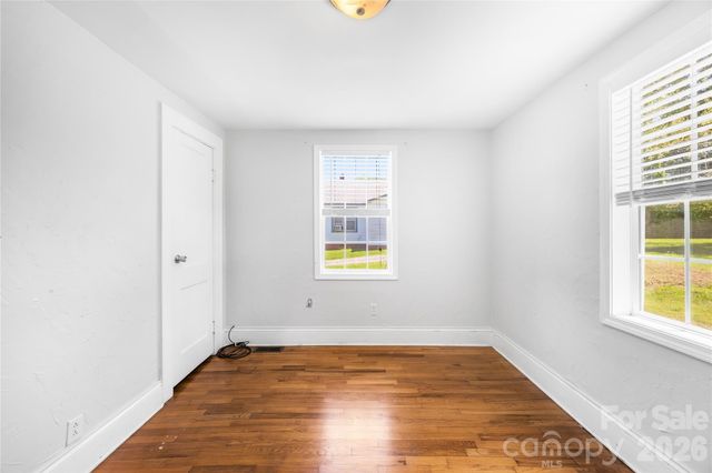316 20th Avenue NE, Hickory, NC 28601