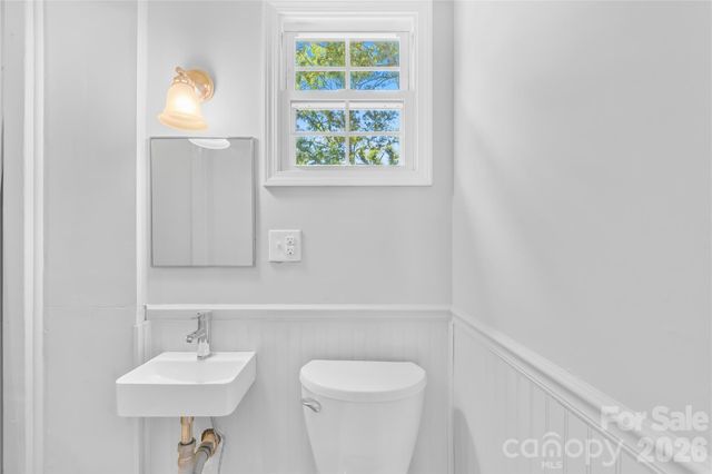 316 20th Avenue NE, Hickory, NC 28601