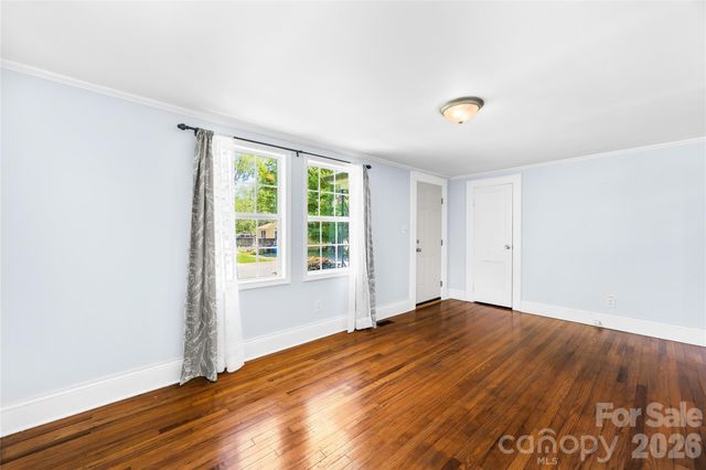 316 20th Avenue NE, Hickory, NC 28601