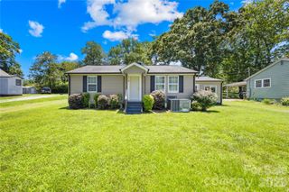 316 20th Avenue NE, Hickory, NC 28601