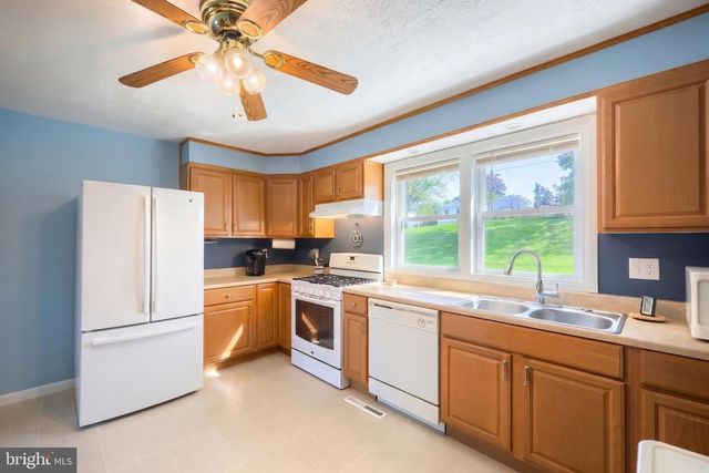 620 MEMORY LN, Red Lion, PA 17356