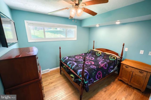 620 MEMORY LN, Red Lion, PA 17356