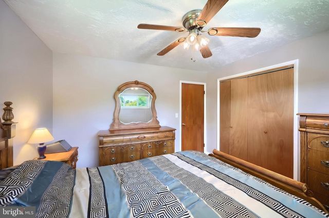 620 MEMORY LN, Red Lion, PA 17356
